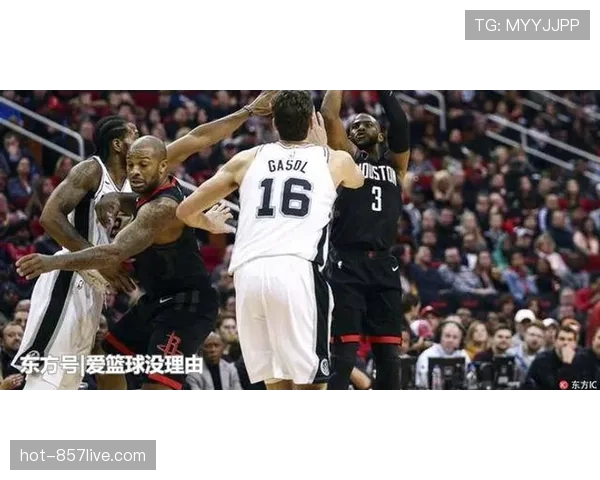 巴黎1-2里昂爆冷解析：五后卫反击体系克制巴黎4-3-3控球战术